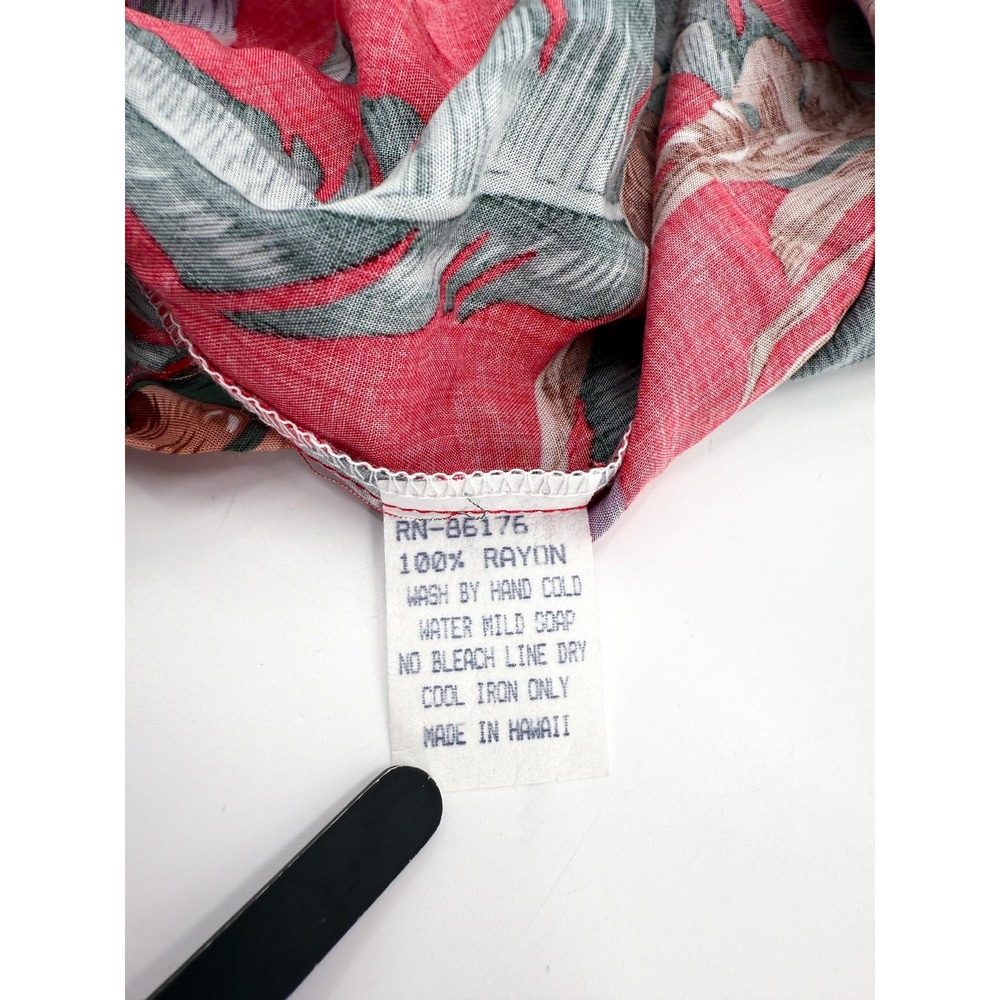 New Paradise Found Shirt Mens XL Red Hawaiian Aloha Parrot Rayon Made in Hawaii - Picture 9 of 11